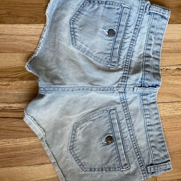 Mossimo Shorts - Picture 3 of 3